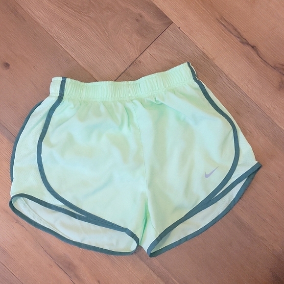 Nike Green Running Athletic Shorts Size X-small - Picture 1 of 6